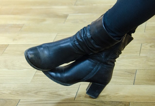 女性の黒い靴